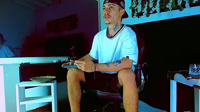 HannibalLester online show from March 17, 10:46 pm