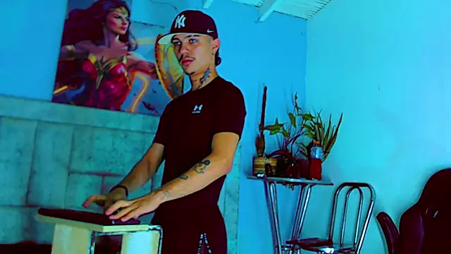 HannibalLester online show from October 23, 5:06 am