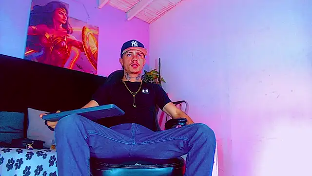 HannibalLester online show from November 6, 4:27 am