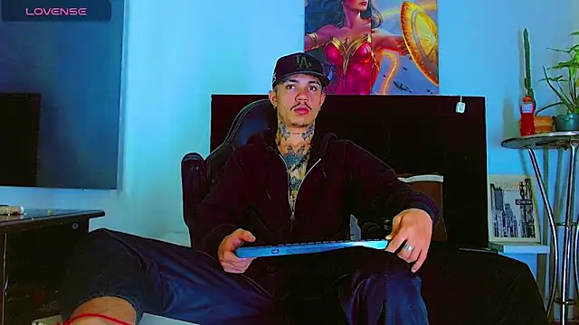 HannibalLester online show from February 16, 7:40 am