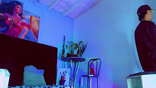 HannibalLester online show from October 26, 6:03 am