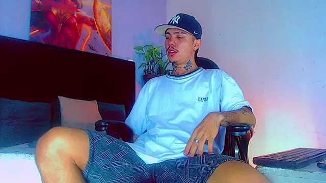 HannibalLester online show from November 1, 4:52 am