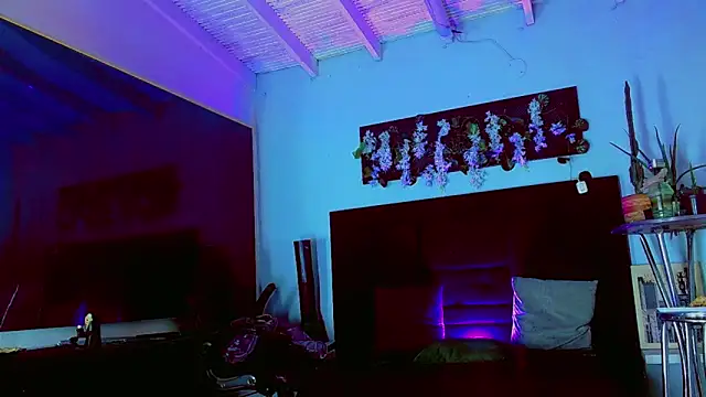 HannibalLester online show from April 13, 6:17 am