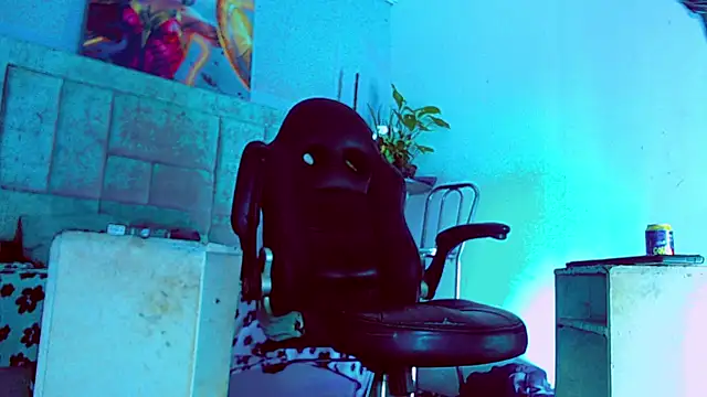 HannibalLester online show from October 22, 4:23 am