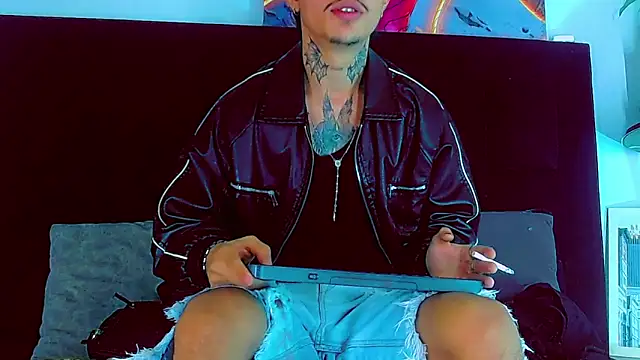 HannibalLester online show from November 30, 4:13 am