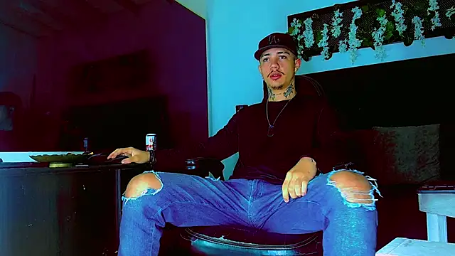 HannibalLester online show from April 2, 5:14 am