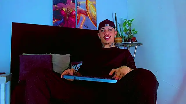 HannibalLester online show from December 15, 12:11 pm