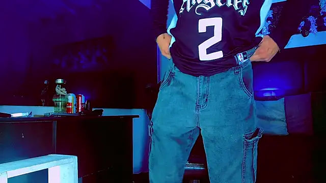 HannibalLester online show from April 15, 5:24 am