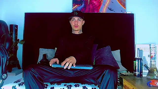 HannibalLester online show from November 26, 4:56 am