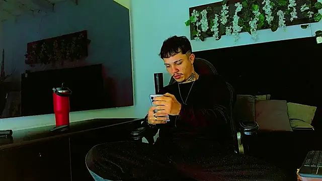 HannibalLester online show from April 3, 12:11 pm