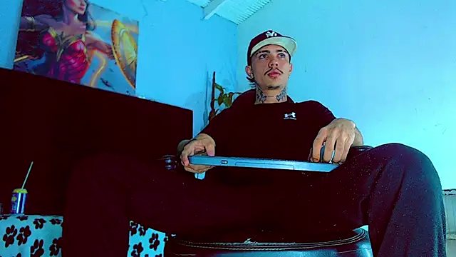 HannibalLester online show from October 26, 6:08 pm