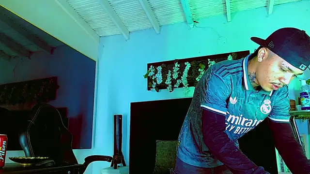 HannibalLester online show from March 12, 4:07 am