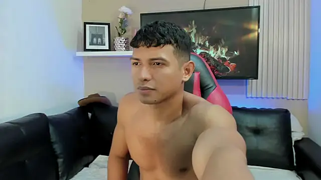 yei-sant online show from December 2, 11:06 pm