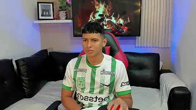 yei-sant online show from November 12, 3:54 am