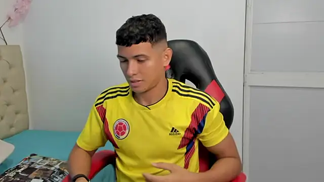 yei-sant online show from October 25, 2:44 am