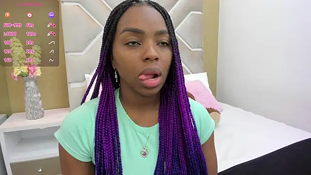 Snapshot of Melany_Ebonyy chatting on February 24, 11:32 am Melany Ebonyy online show from February 24, 11:32 am