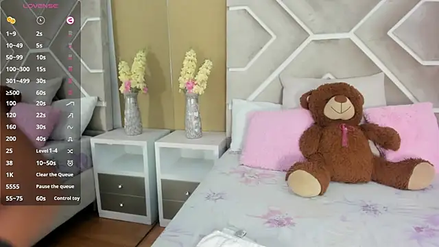 Snapshot of Melany_Ebonyy chatting on February 16, 11:27 am Melany Ebonyy online show from February 16, 11:27 am