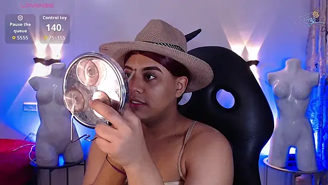 Snapshot of Emili_Roux chatting on February 2, 12:26 pm Emili Roux online show from February 2, 12:26 pm