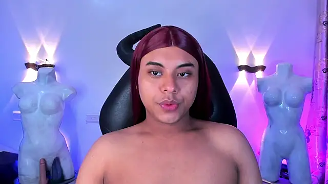 Snapshot of Emili_Roux chatting on February 28, 12:38 pm Emili Roux online show from February 28, 12:38 pm