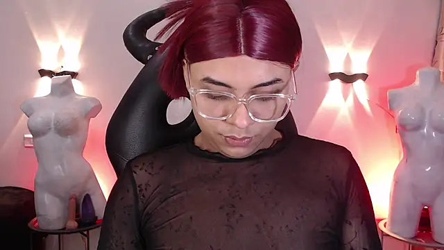 Snapshot of Emili_Roux chatting on February 22, 5:47 pm Emili Roux online show from February 22, 5:47 pm