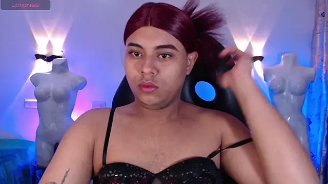 Snapshot of Emili_Roux chatting on February 4, 12:55 pm Emili Roux online show from February 4, 12:55 pm