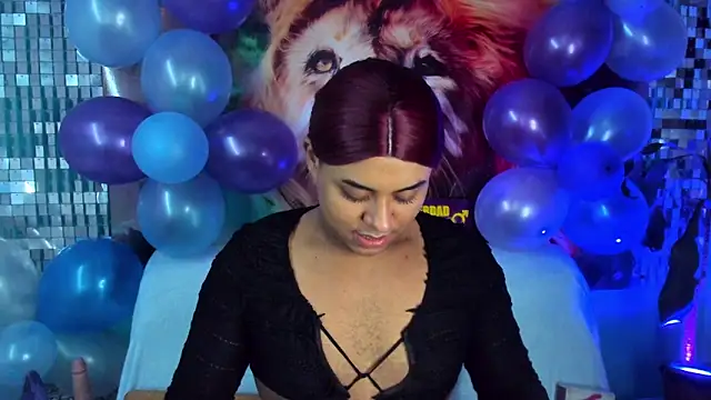 Snapshot of Emili_Roux chatting on February 11, 5:35 pm Emili Roux online show from February 11, 5:35 pm