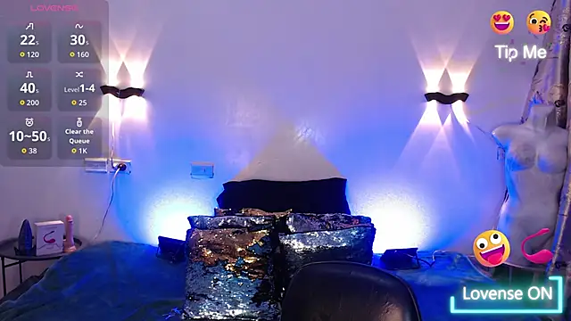 Emili Roux online show from November 23, 12:04 pm