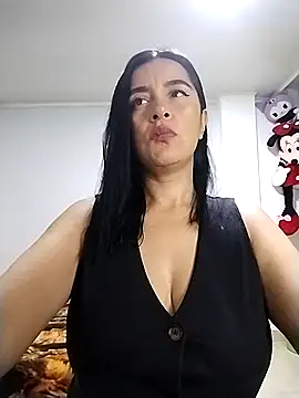 hailey85 online show from February 4, 11:44 pm