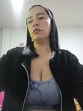 Snapshot of hailey85 chatting on July 8, 10:32 pm hailey85 online show from July 8, 10:32 pm
