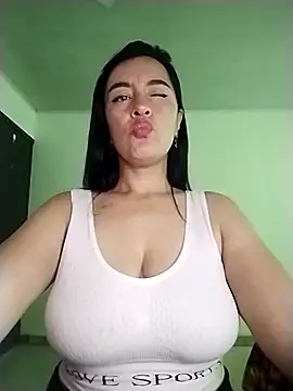 hailey85 online show from April 5, 9:43 pm