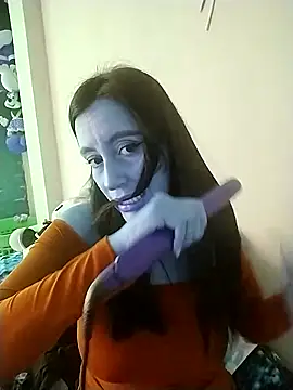 Snapshot of hailey85 chatting on March 8, 9:29 pm hailey85 online show from March 8, 9:29 pm