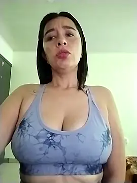 hailey85 online show from April 9, 8:26 pm