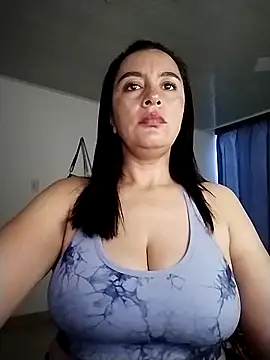 hailey85 online show from April 30, 10:58 pm