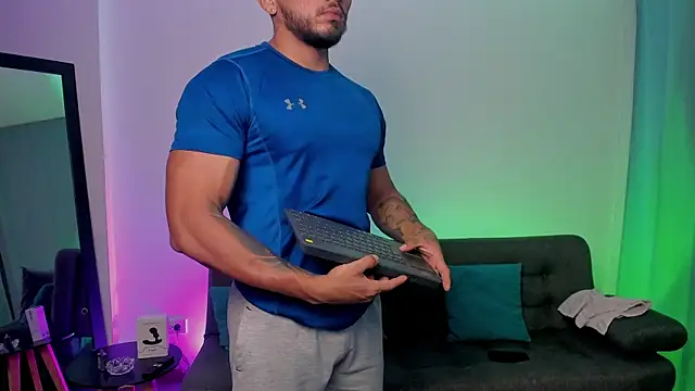 maximusclark1 online show from February 17, 8:27 pm