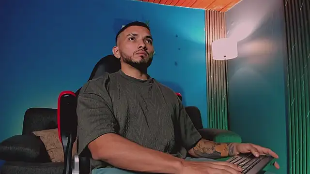 maximusclark1 online show from January 8, 3:01 am