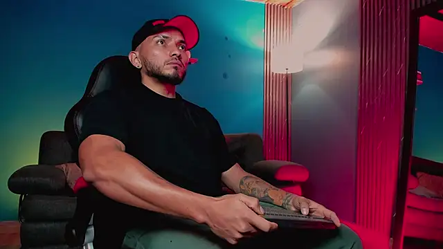 maximusclark1 online show from January 13, 2:26 am