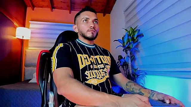 maximusclark1 online show from February 25, 1:17 am