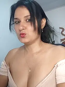 elena jonees online show from November 7, 8:13 pm