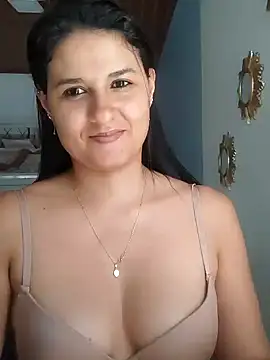 Snapshot of elena_jonees chatting on February 13, 6:37 pm elena jonees online show from February 13, 6:37 pm