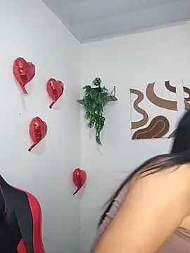 Snapshot of elena_jonees chatting on October 21, 7:46 pm elena jonees online show from October 21, 7:46 pm