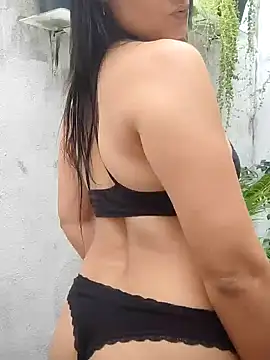 Snapshot of elena_jonees chatting on February 11, 9:35 pm elena jonees online show from February 11, 9:35 pm