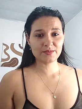 Snapshot of elena_jonees chatting on October 7, 7:59 pm elena jonees online show from October 7, 7:59 pm