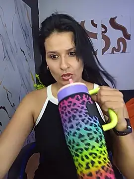 Snapshot of elena_jonees chatting on June 4, 8:46 pm elena jonees online show from June 4, 8:46 pm