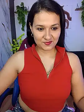 Snapshot of elena_jonees chatting on July 7, 8:45 pm elena jonees online show from July 7, 8:45 pm