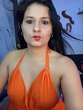 Snapshot of elena_jonees chatting on June 30, 9:15 pm elena jonees online show from June 30, 9:15 pm