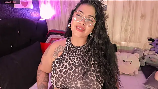 yoishat77 online show from December 5, 6:37 am