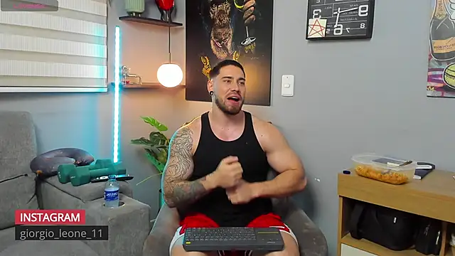 Giorgio-Leone online show from April 18, 2:25 am