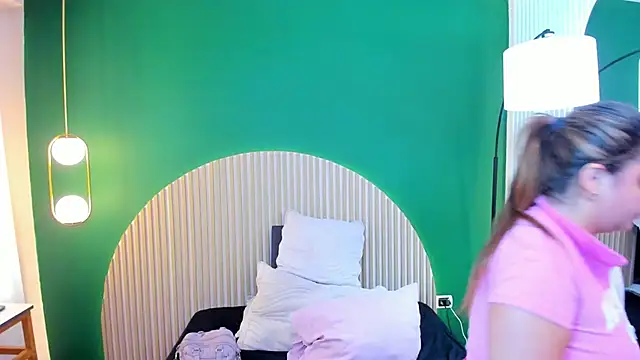 nathalie rossel online show from April 9, 6:58 pm