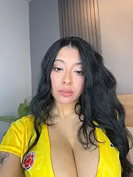 Snapshot of Valery_Evaans chatting on June 10, 4:46 am Valery Evaans online show from June 10, 4:46 am