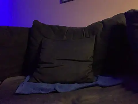 Bula94193 online show from February 9, 10:41 pm